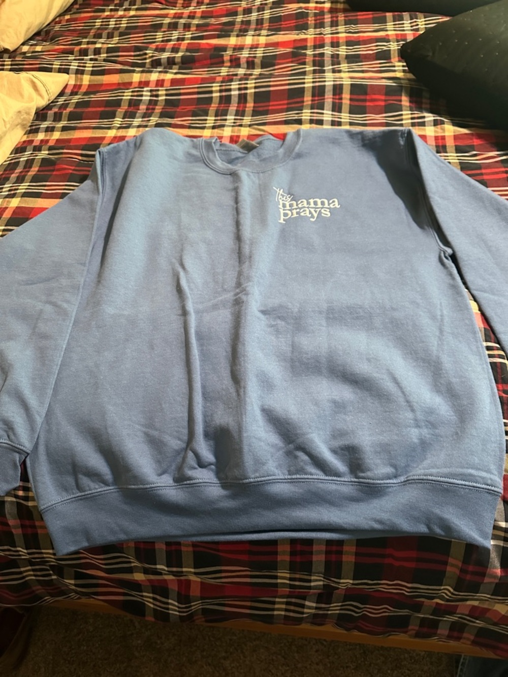 Gildan Light Blue Crewneck Sweatshirt with 'Mama Prays' Chest Logo. Brand new